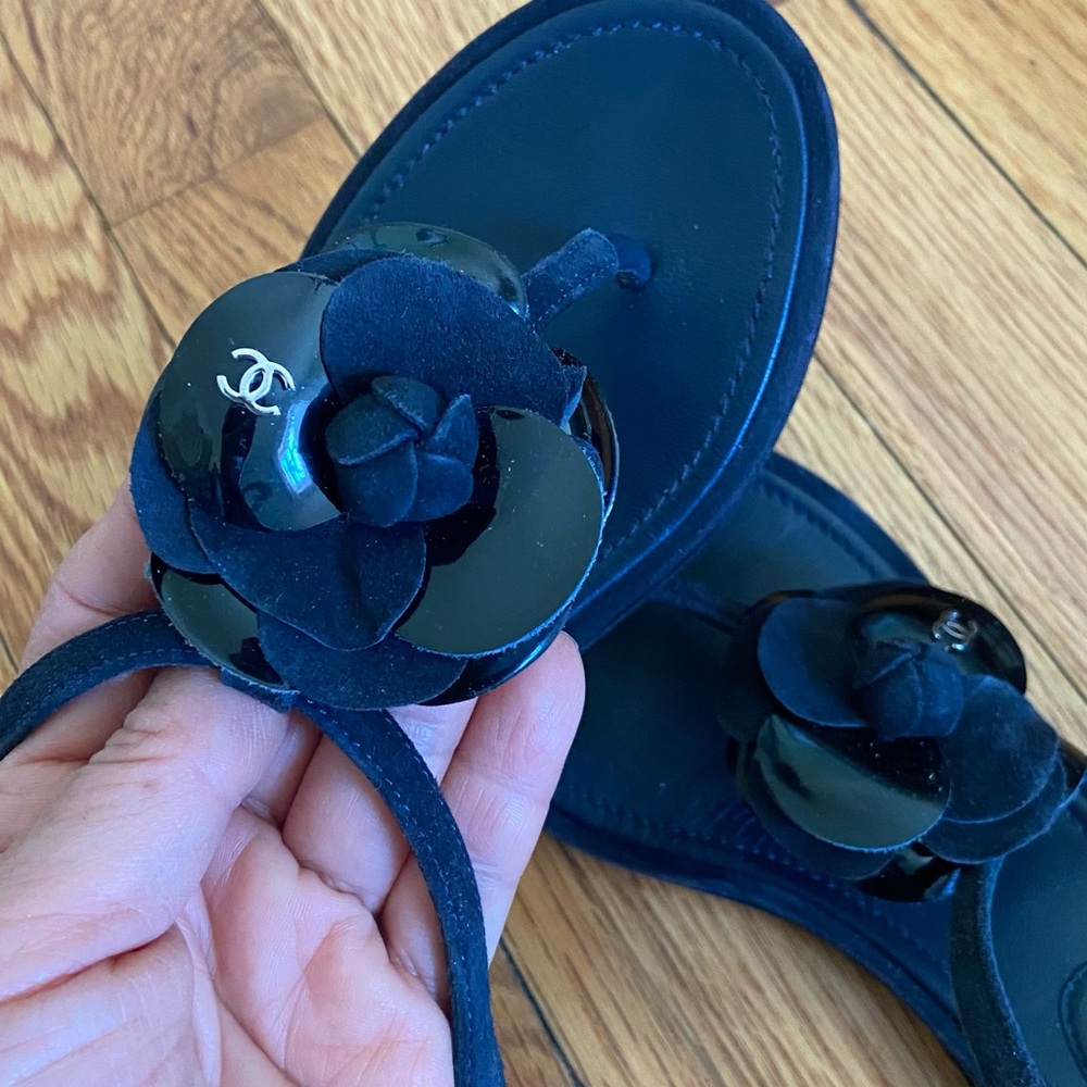 Chanel Women's Black Sandals with Floral Accent - Picture 8 of 8